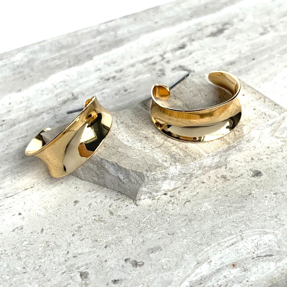 NEW ~ Anthropologie Gold Ribbon Hoop Earrings - Picture 7 of 12